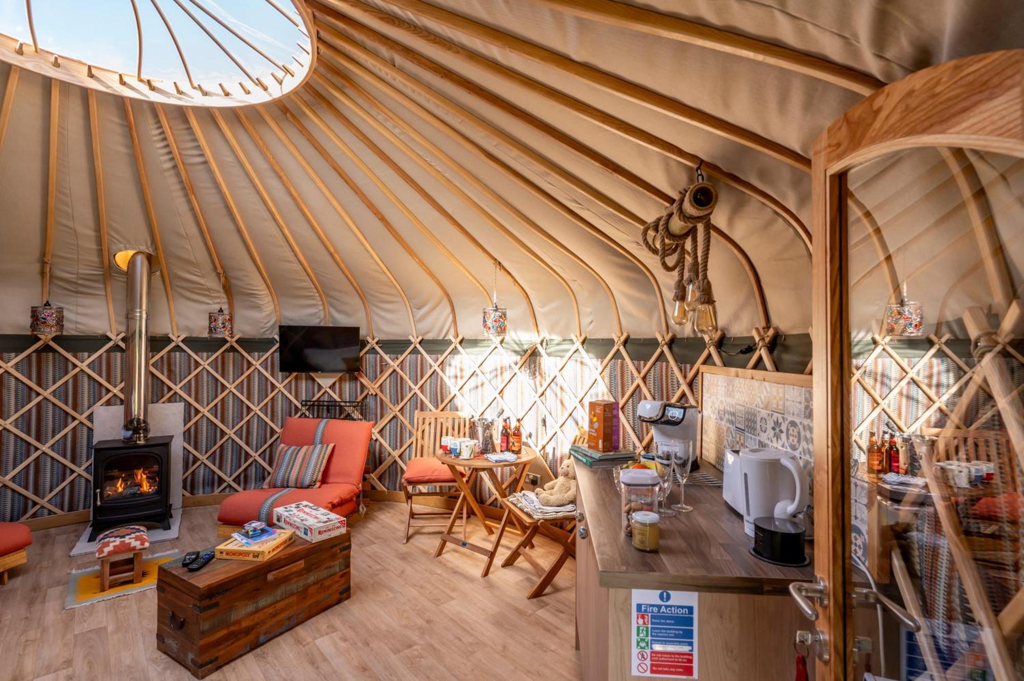 Отель Glamping At South Lytchett Manor Пул Экстерьер фото