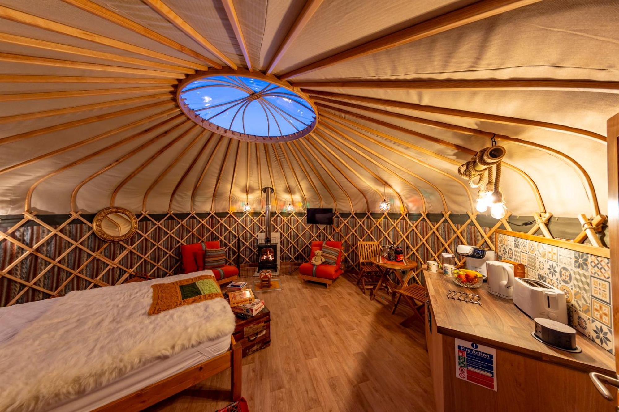 Отель Glamping At South Lytchett Manor Пул Экстерьер фото