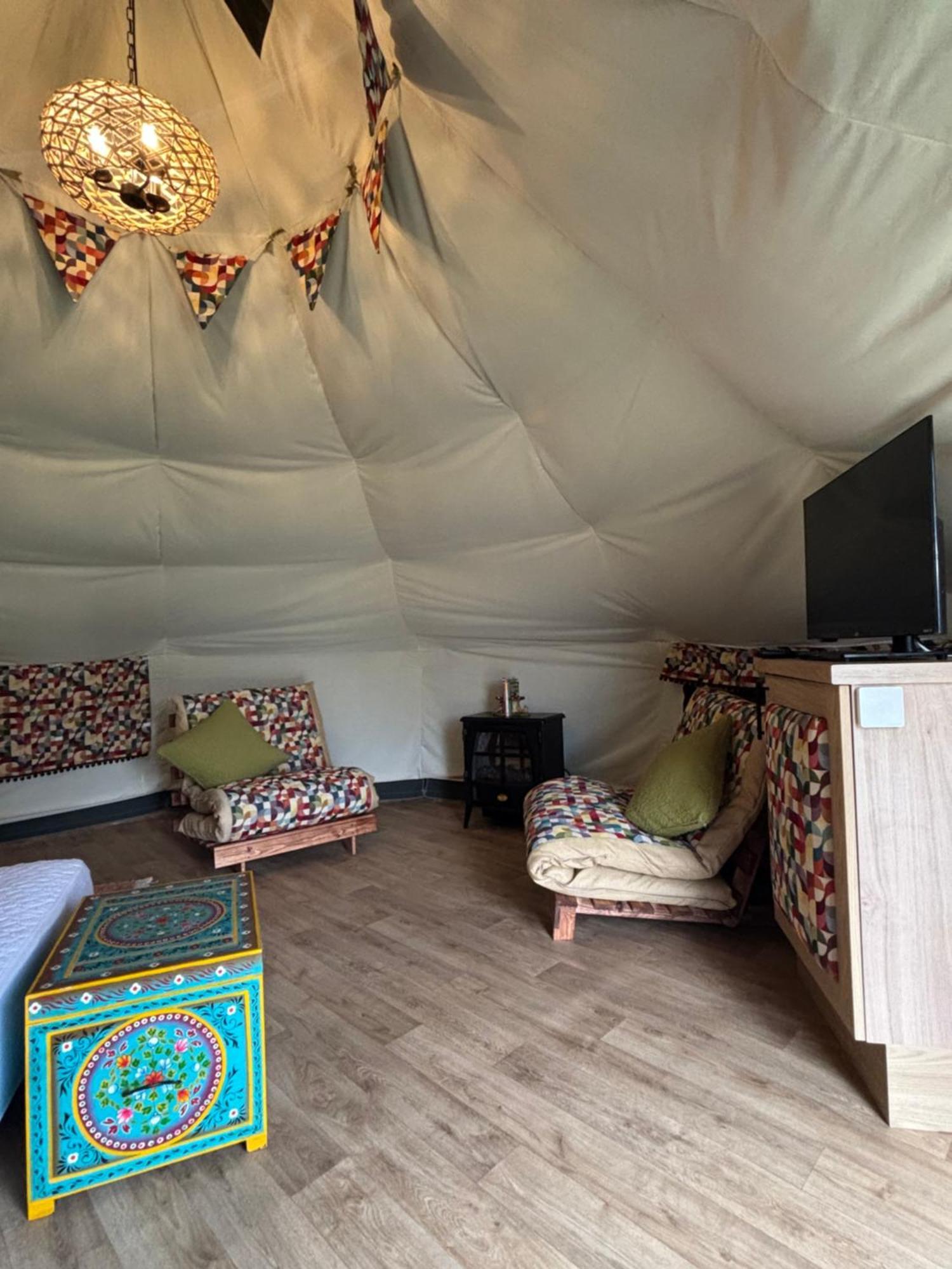 Отель Glamping At South Lytchett Manor Пул Экстерьер фото